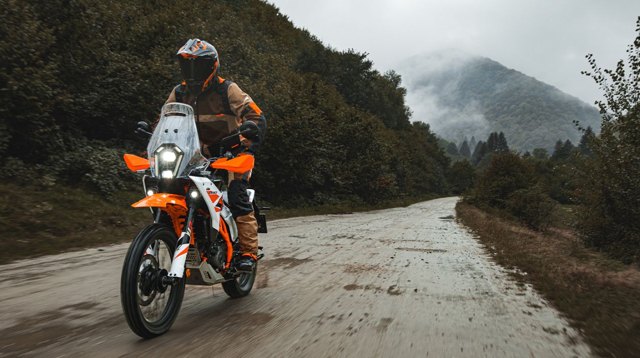 1738302934-ktm 390 Adventure R Launch In India Spec Sheet Front And Side Look Off